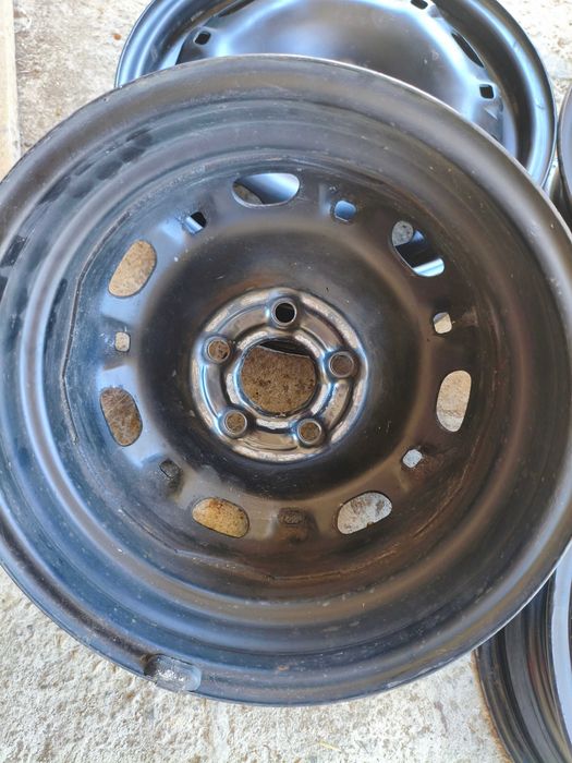 Оригинални VW стоманени джанти 14" 5x100 ET35 + тасове Sparco