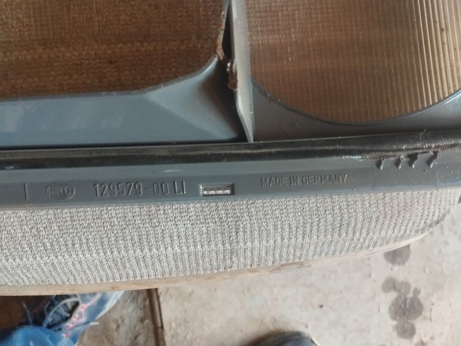 Стекло фар на мерс 124