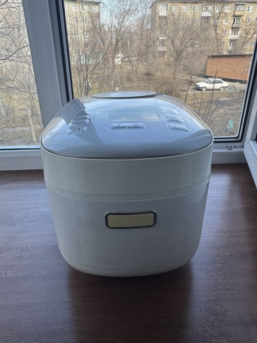 Продам мультиварку чаша на 5л