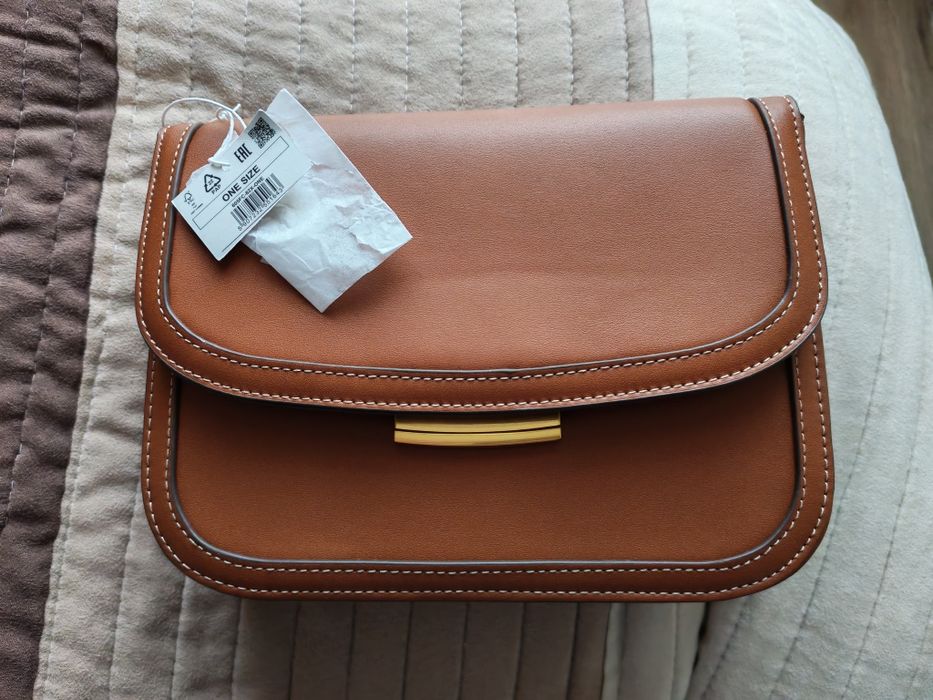 НОВА кожена чанта през рамо RESERVED