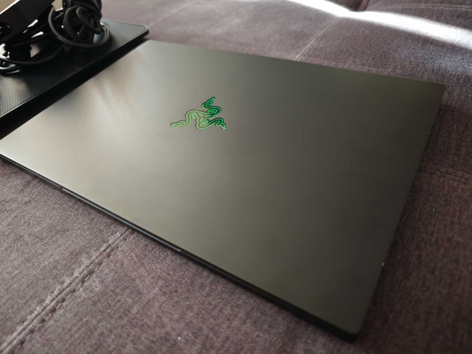 Razer Blade 15 FHD i7-8750H / GTX 1070 / 16 RAM / 512 SSD