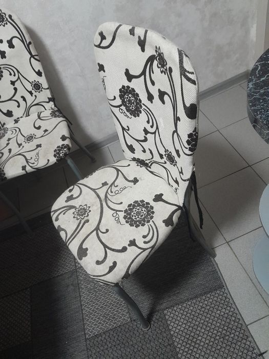 Стол+стулья 5шт за 15000тг