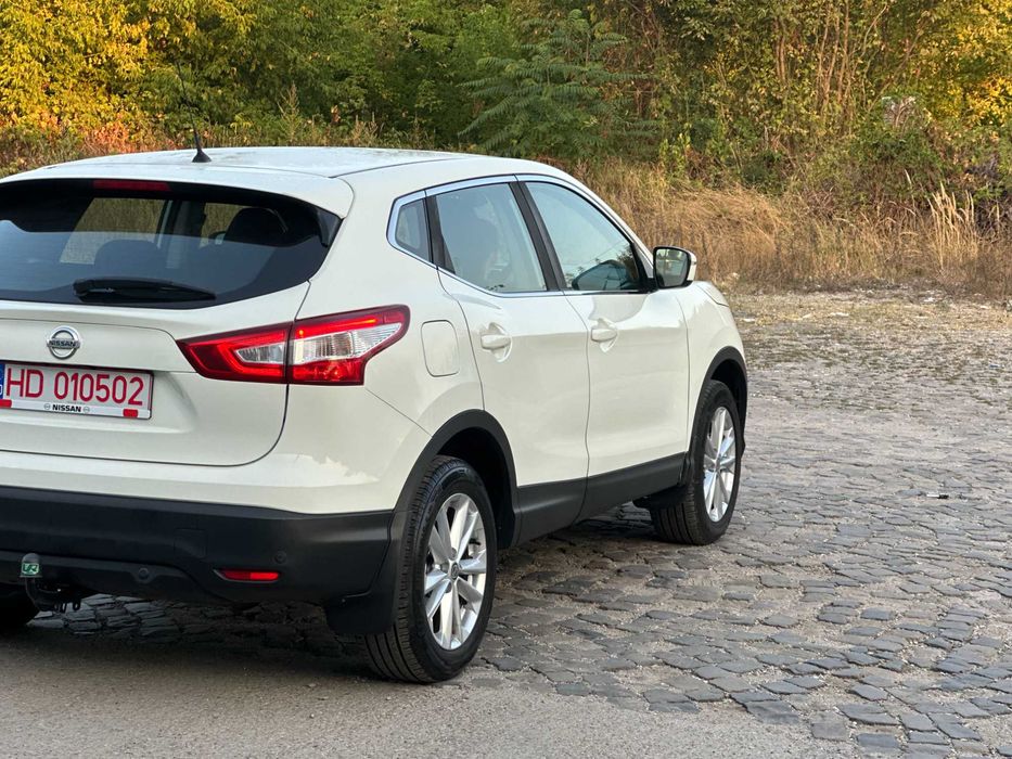 Nissan Qashqai 2WD*1.5 diesel*af.2017/luna 04*navigatie*factura+fiscal si nr.rosii*BiXenon