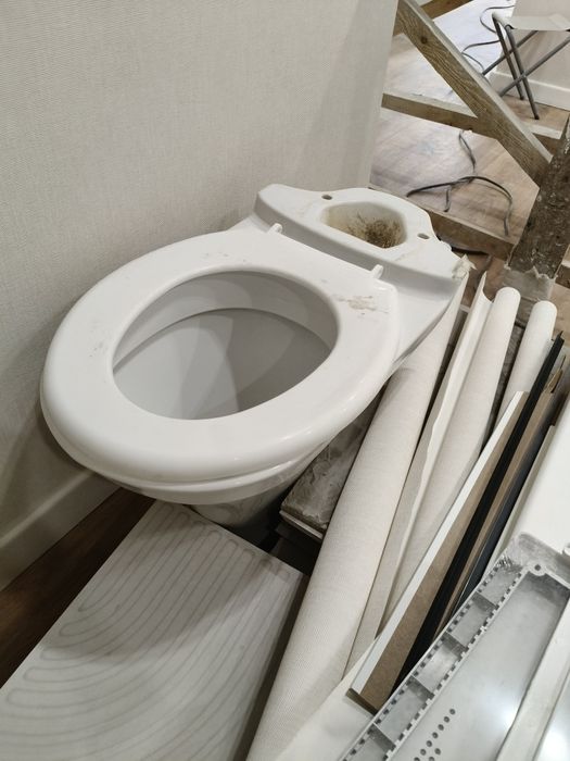 Продам унитаз самовывозом 5000 Казыбек Би 41/1