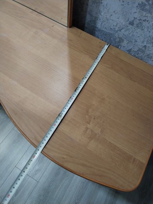 Продам туалетный стол