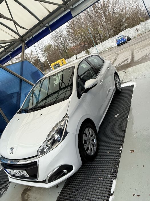 Peugeot 208 2016