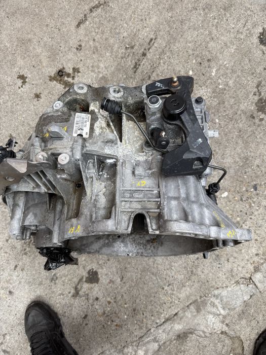 Cutie viteze volvo v60\2.0diesel \2017