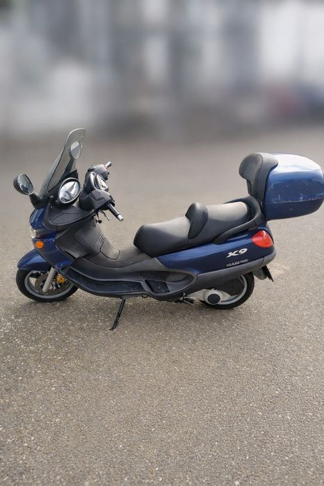 Piaggio Avanti  scuter