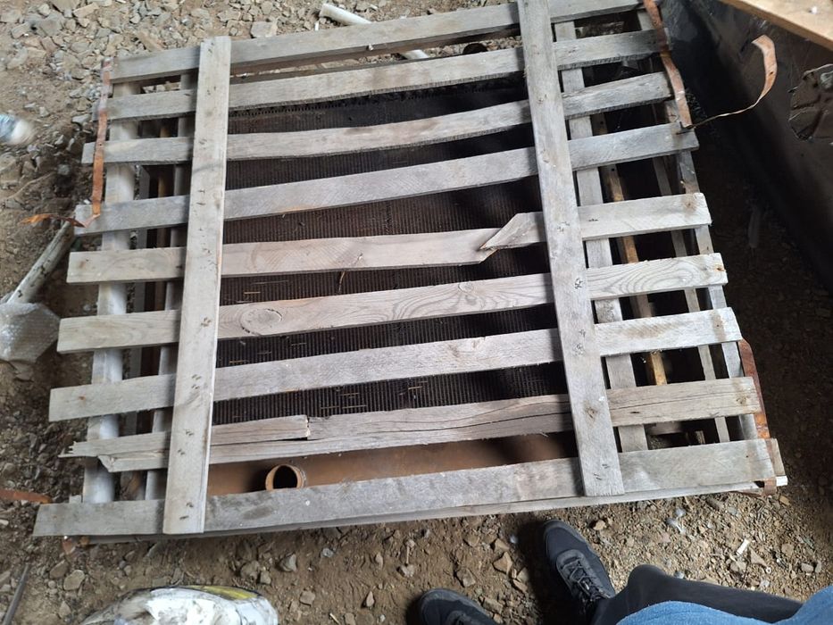 Радиатор к 700. Бу. В рабочем состоянии без гнили