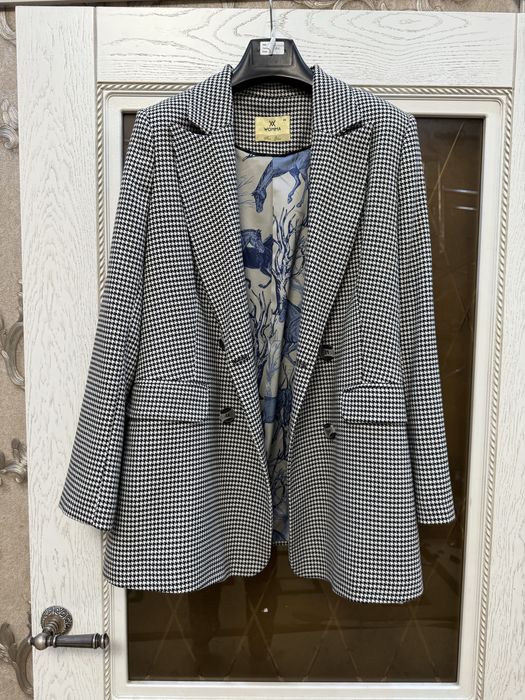 Костюмы пиджаки разые