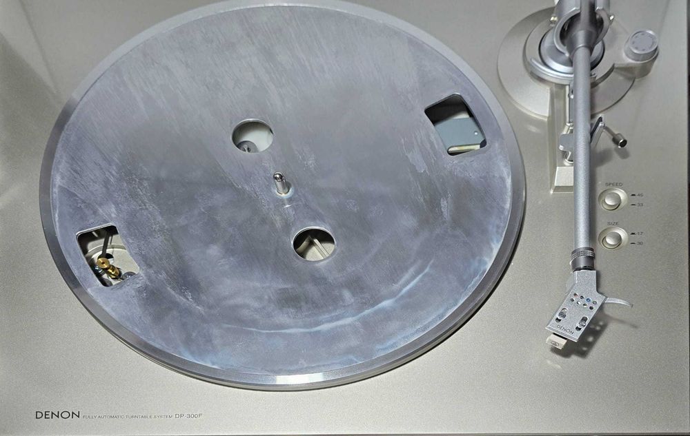 Vând pikup model Denon DP 300 F, complet automat