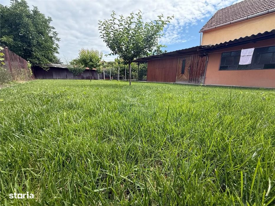 Casa individuala in EXCLUSIVITATE cu 4 camere si 607 mp teren in Trei