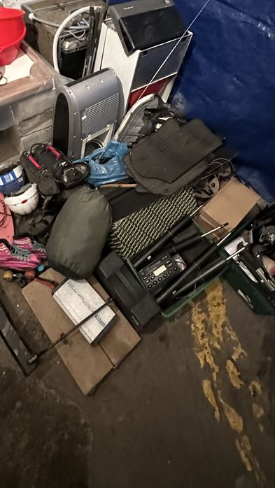 Diverse lucruri / unelte / piese / vechituri