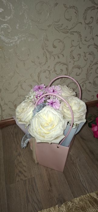 Продаются живые цветы