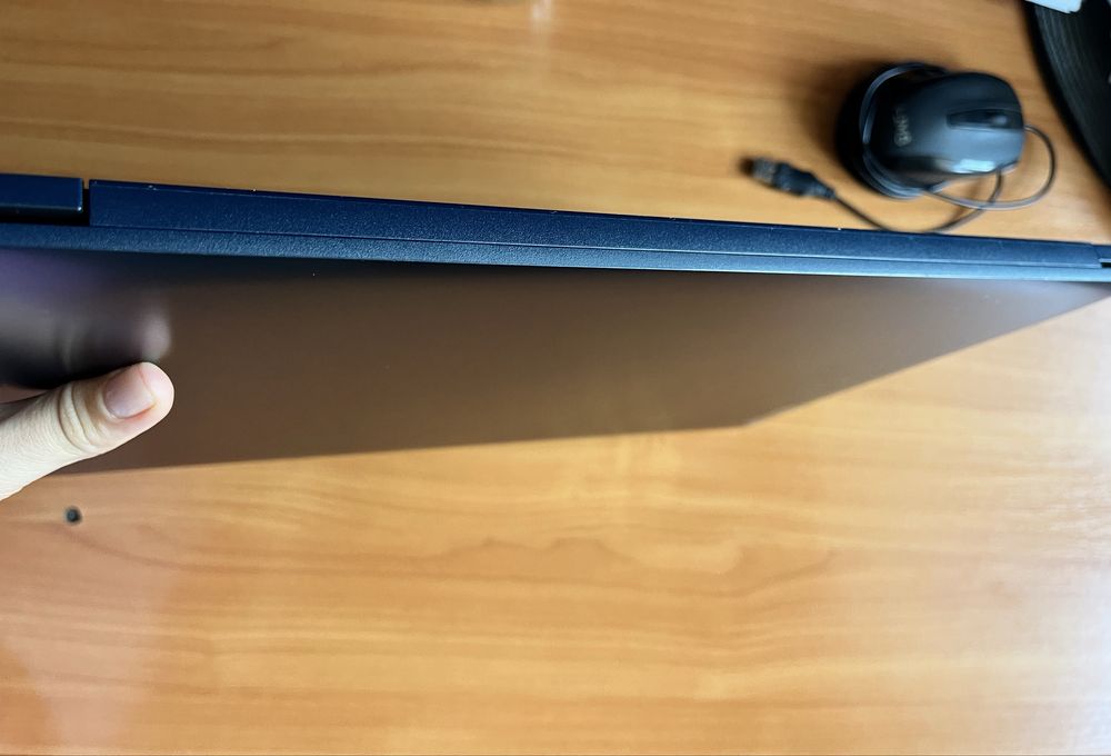 Laptop lenovo albastru
