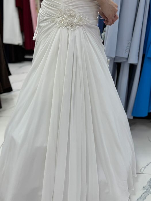 Продам платье белое