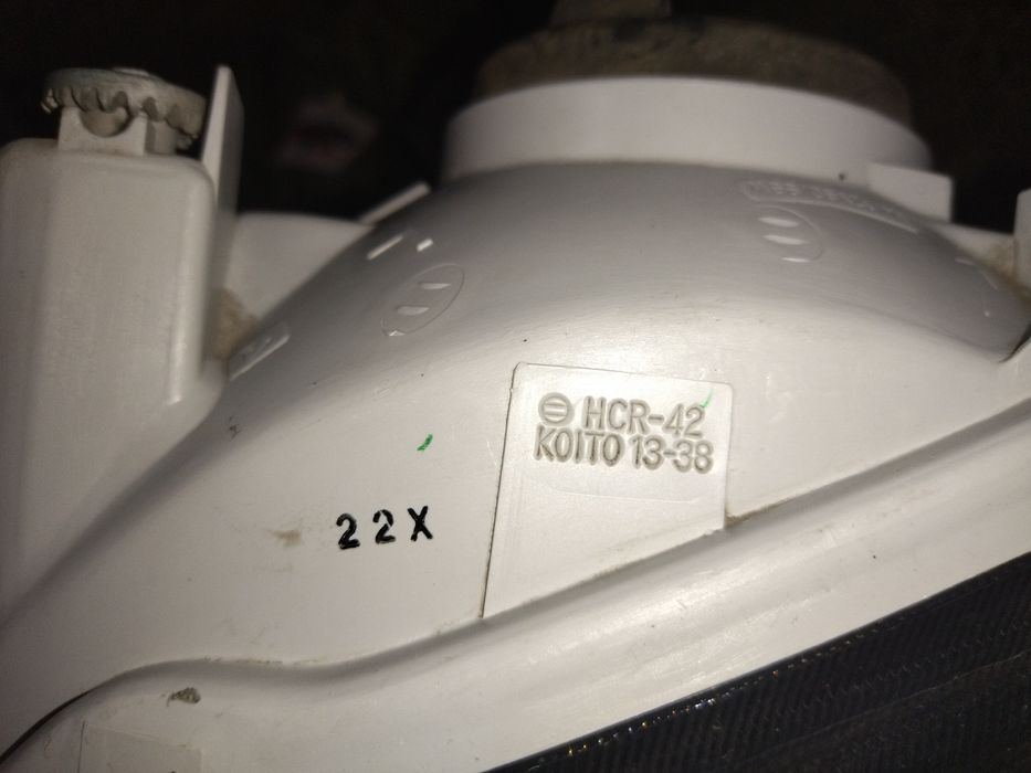 Фара передняя Тойота Спасио Spacio