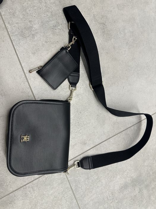 Оригинална Tommy Hilfiger чанта с портмоне