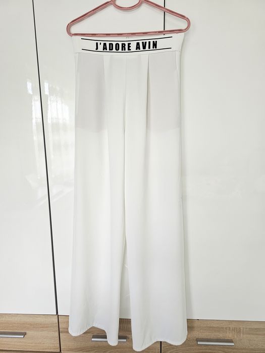 Бял сет Avin размер М