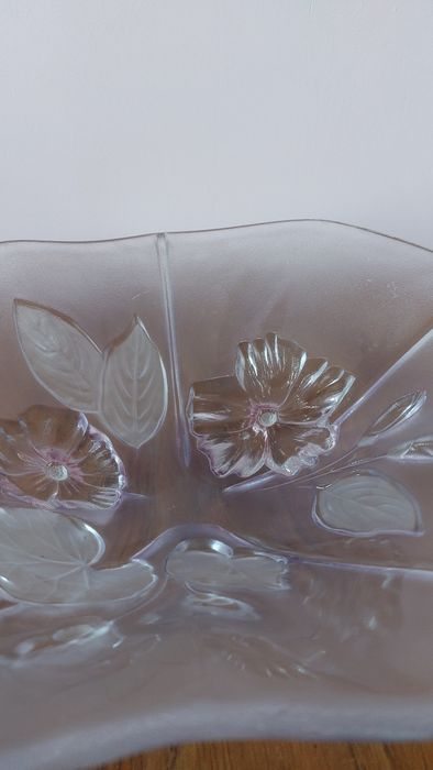 Голяма стъклена фруктиера. Подходяща за плодове.