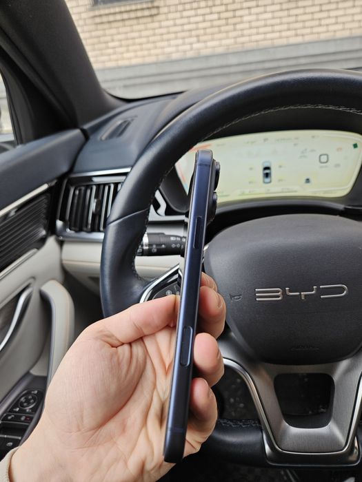 Iphone 17 pro max 256 GB Deep Blue, e sim в новом состояние. 2 imei