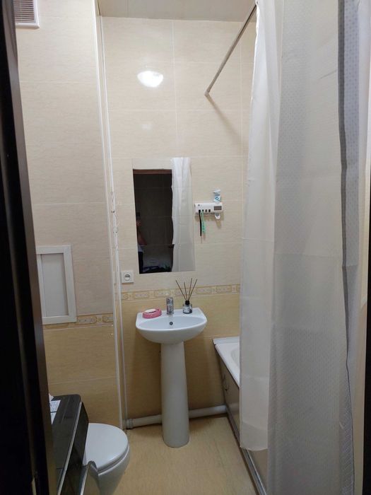 Продаётся уютная 1 комнатная квартира переделанная в 2! Срочно!