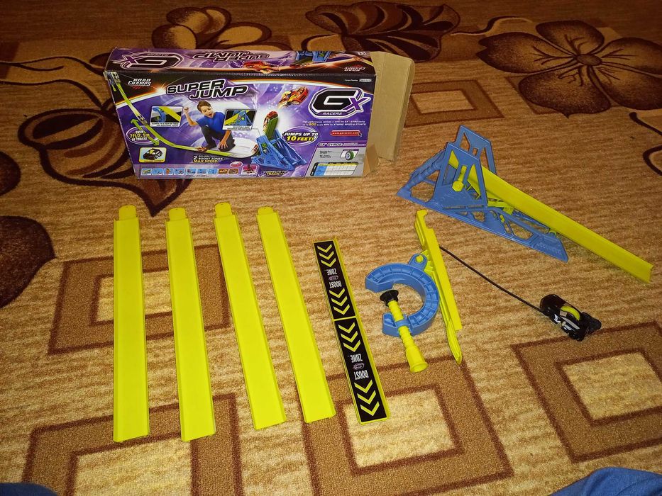 Писта и количка с фитил