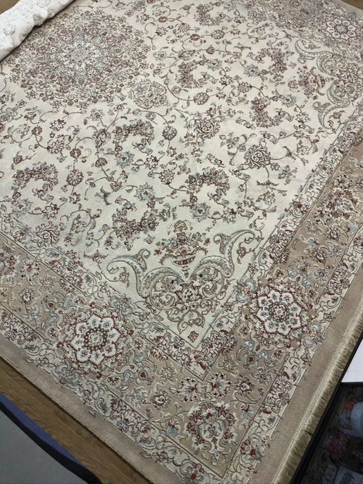 Продается ковер срочно. Размер 3х4