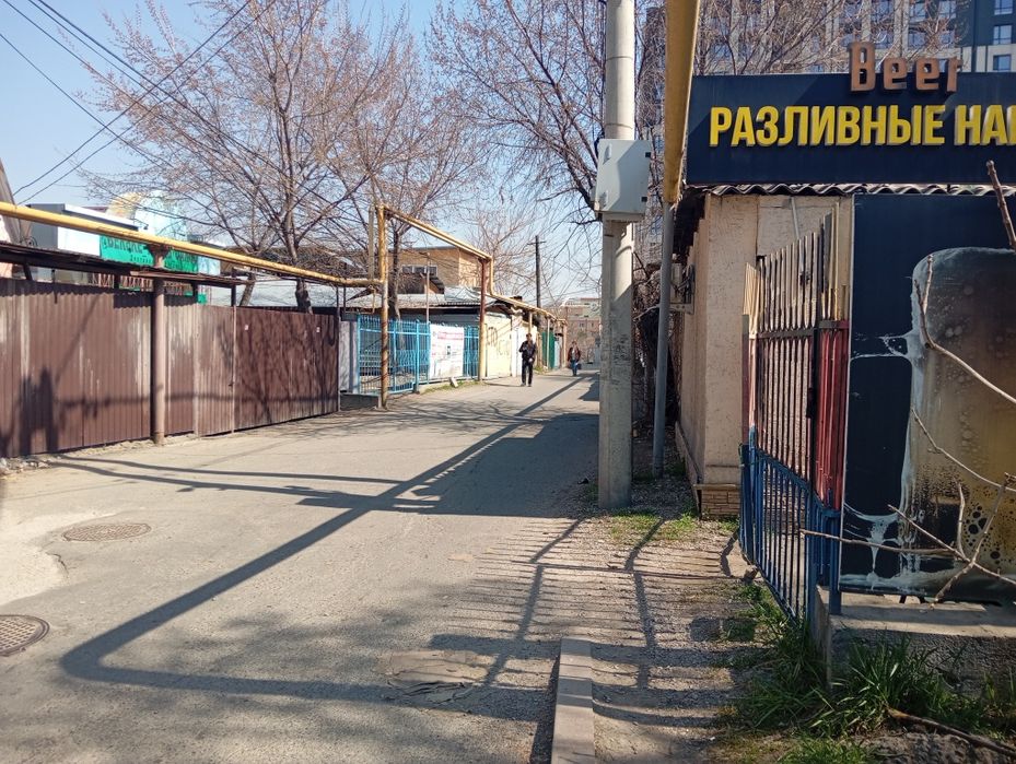 Аренда двора под коммерцию Навои 146