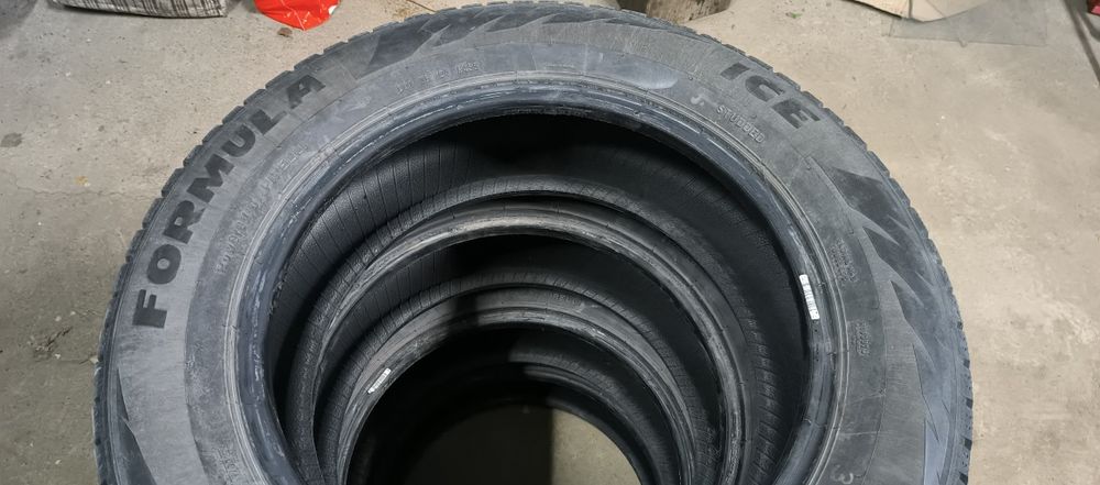 Продам б/у шины 225/60R17