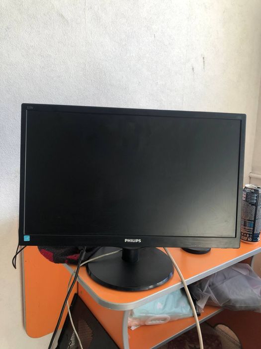 Монитор Philips.