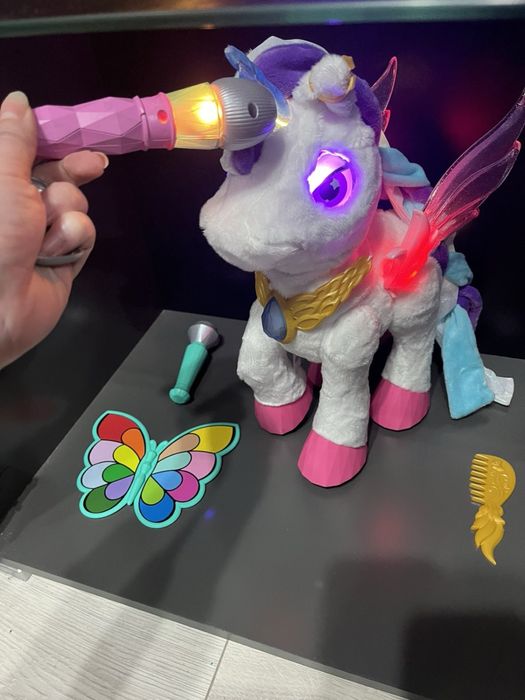 Интерактивен Магически еднорог за гримиране микрофон песни звуци Vtech