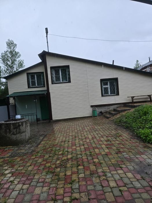 Продаётся дача в два уровня.