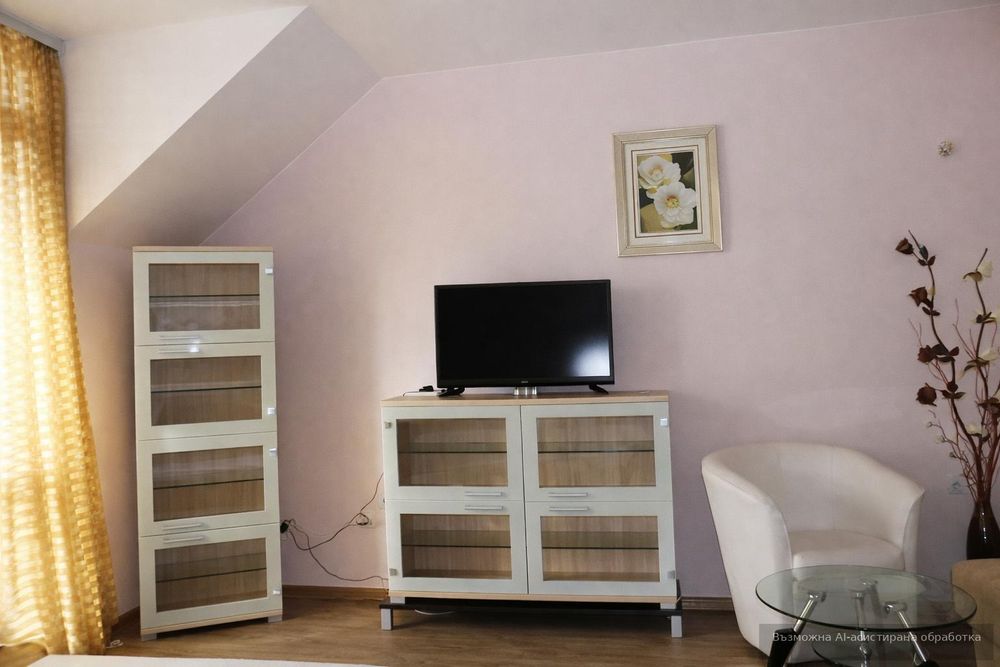 Дава се под наем Едностаен апартамент в Пловдив, Кършияка - 40 кв.м за 382.5 € - Снимка #1