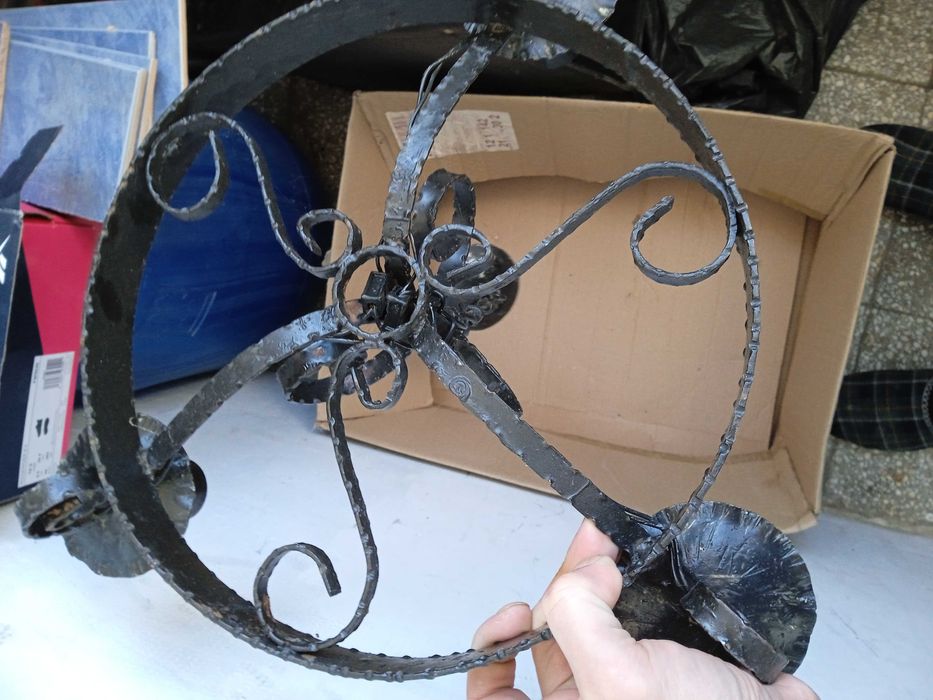 Кована стойка за списания 35 лева