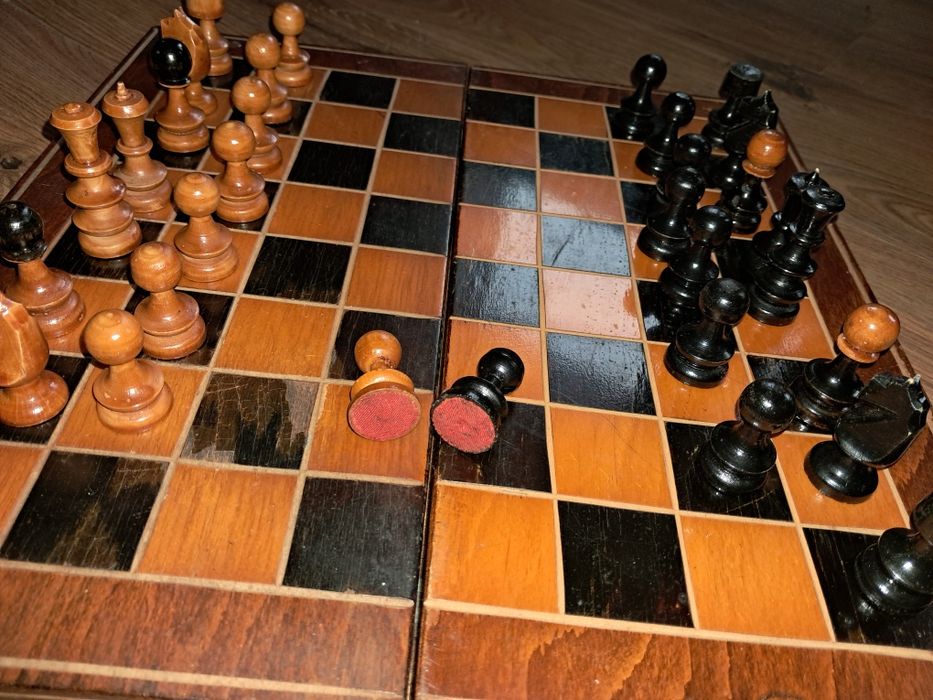 Vind joc de sah si table