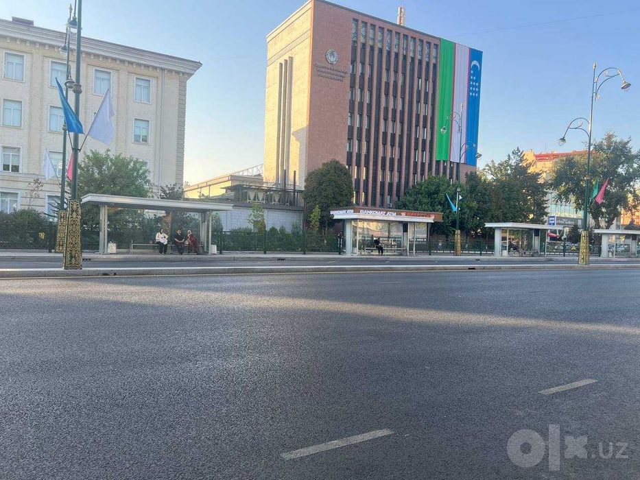 В центре города, Россия гостиница, метро Ойбек. Своя двушка!