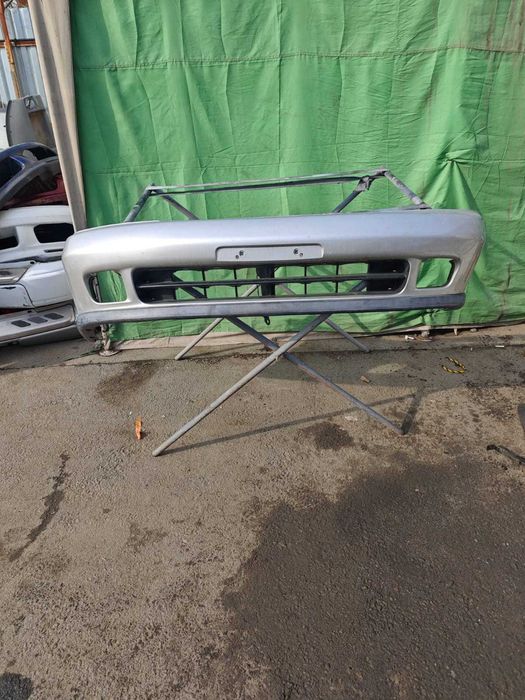 Бампер передний субару легаси б3 bg-bd с губой серебро.