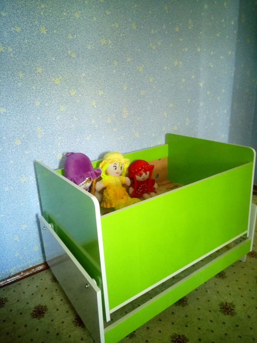 Продаю детские кроватки.