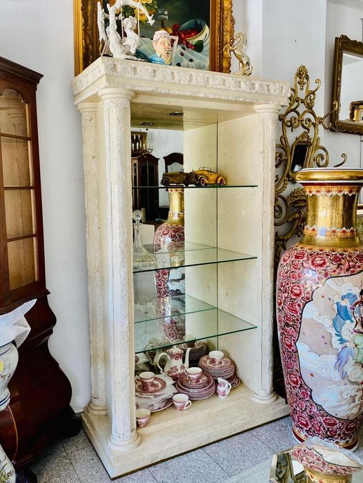 Витрина и маса гръцки стил