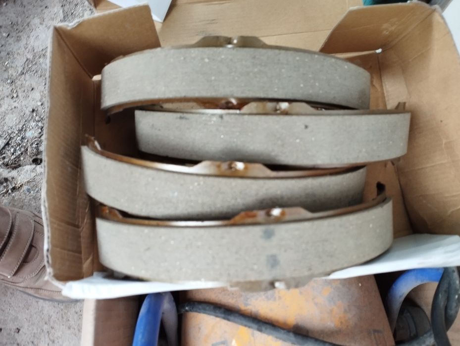 Барабанные колодки на ленд крузер 100