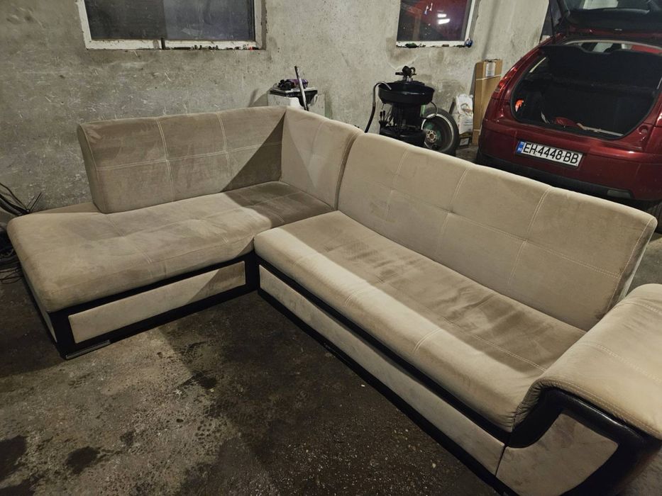 Голям ъглов диван