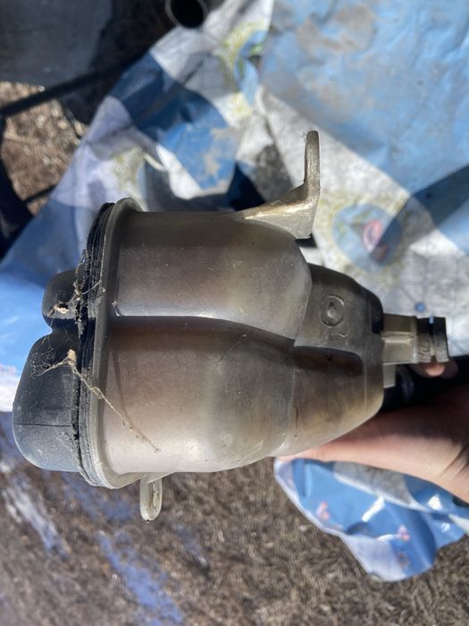 Бачок расшерителя мерс 202