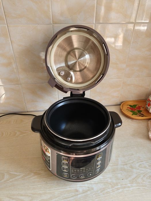 Мультиварка-скороварка Redmond RMC-PM505