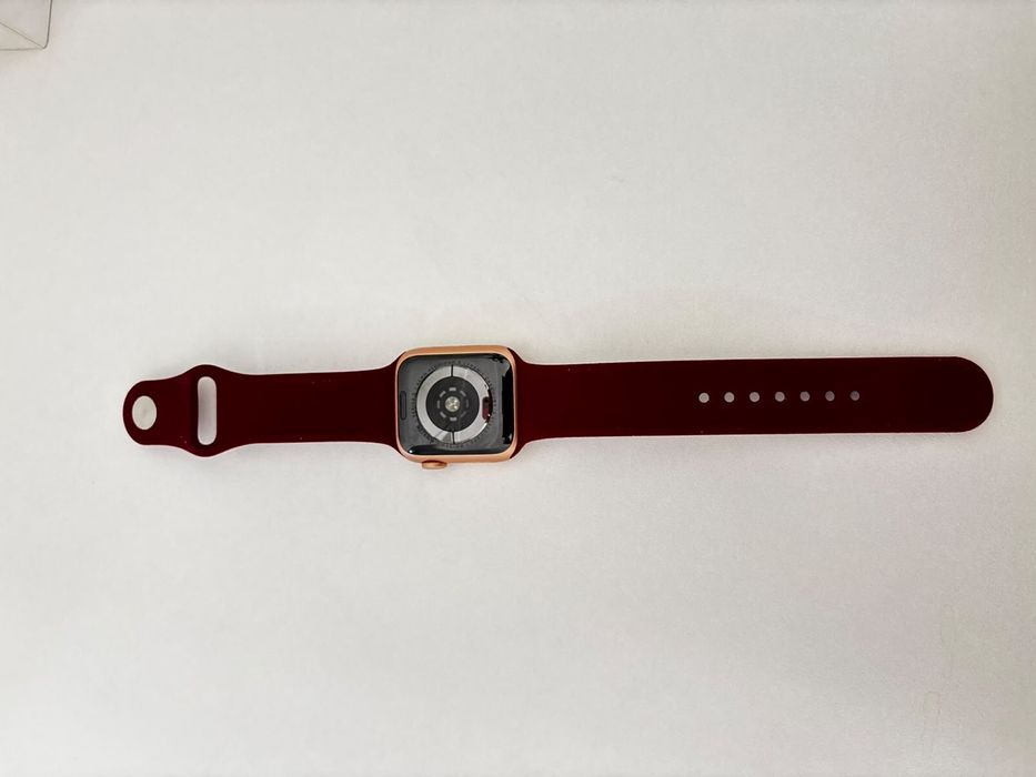 Продам apple watch 5 40мм