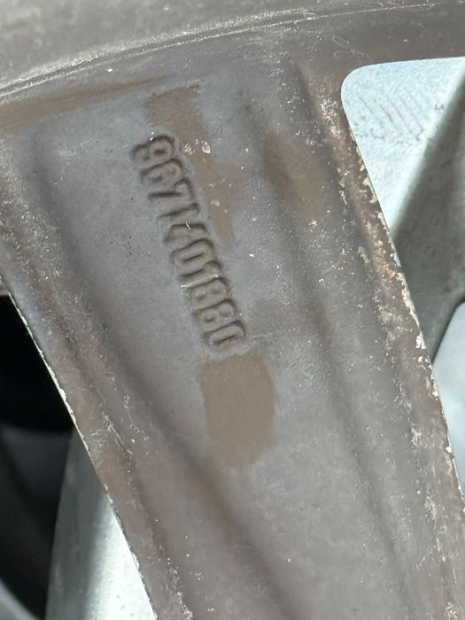 Vând jante peugeot 508 r18