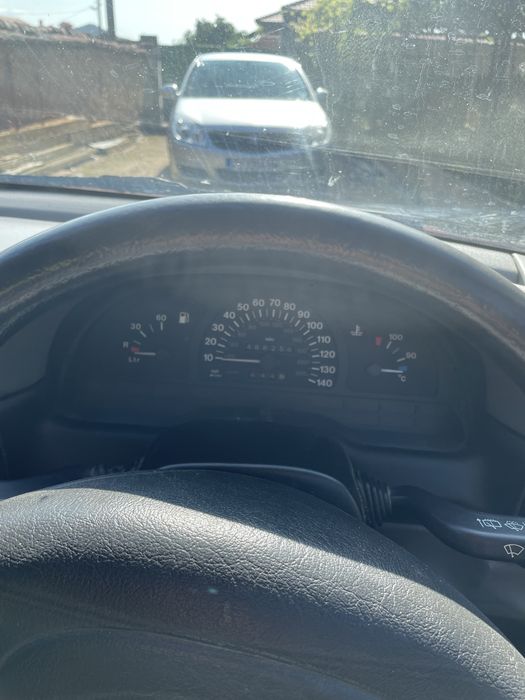 Oпел вектра/vauxhall cavalier десен волан 1.8 /1995 много добро състояние