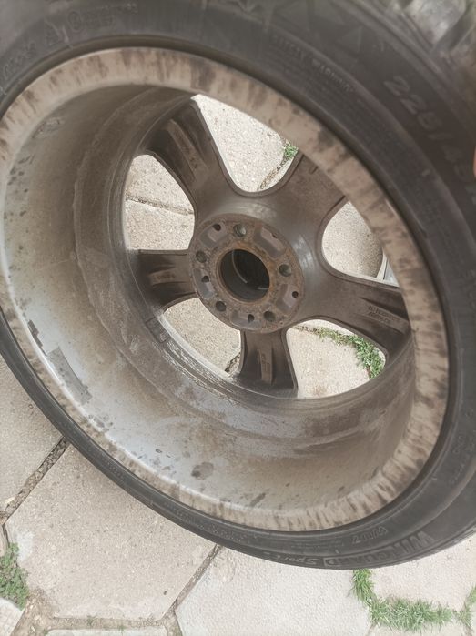 Мерцедес Джанти 17ки с зимни гуми