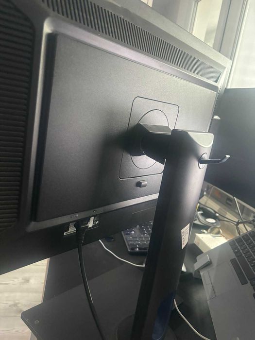 Монитор BenQ BL2711U 4к без гаранция