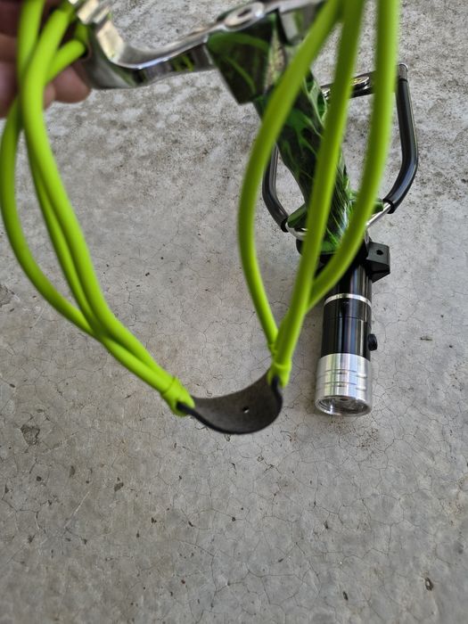Praștie cu laser și bile profesionala